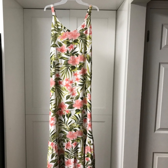 Hurley Ruffle Hem Women’s Maxi Dress S White Floral NWOT - Picture 3 of 14